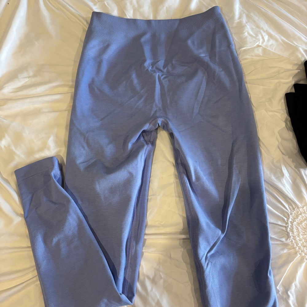 Alphalete leggings amplify digital violet